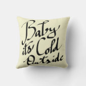 ベビー冷たい外のモダンな原稿のタイポグラフィ クッション (裏面)