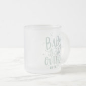 ベビー冷たい外の休日 フロストグラスマグカップ (正面右)