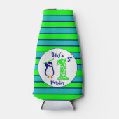 ベビー初の誕生日ゴルフィングペンギン水平 ボトルクーラー (正面)