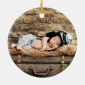 ベビー初めてのクリスマストラックムースフォトバックグリーン セラミックオーナメント (裏面)