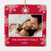 ベビー初めてのクリスマスホワイトスノーフレーク2フォトレッド セラミックオーナメント (裏面)