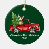 ベビー初めてのクリスマスレッドトラックムースグリーンラウンド セラミックオーナメント (正面)