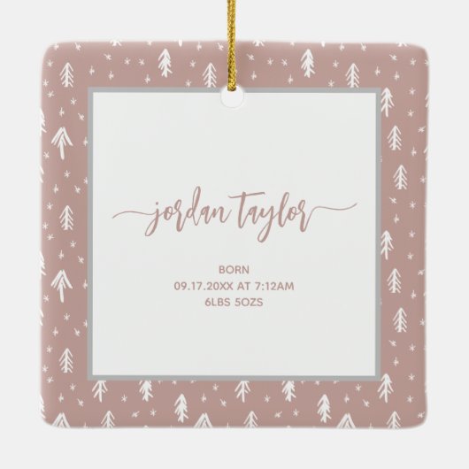 ベビー初めてのクリスマス名前をカスタムするピンクキープサケ セラミックオーナメント (裏面)