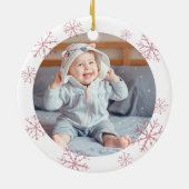 ベビー初めてのクリスマス格言ピンクスノーフレーク2写真 セラミックオーナメント (裏面)