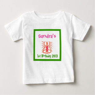 ベビー初誕生日、ベビー初ピンクとグリーン ベビーTシャツ