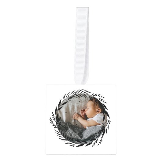 ベビー名および誕生統計のフットプリントおよび写真リース キューブオーナメント (正面)