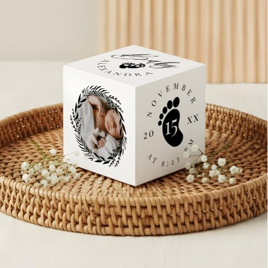 ベビー名および誕生統計のフットプリントおよび写真リース フォトキューブ