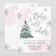 ベビー外は寒い冬の木の少女