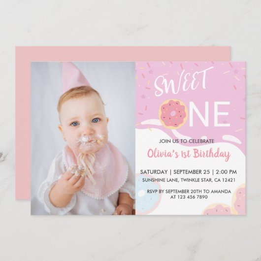 ベビー振りかけるピンクスイートワン女の子の最初の誕生日 招待状 (正面/裏面)