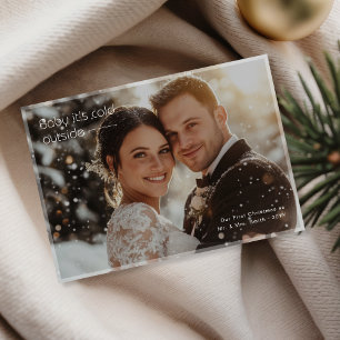 ベビー新婚初めてのクリスマス外は寒い シーズンカード
