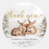 ベビー森の外で寒い鹿の赤ちゃんシャワー ラウンドシール (正面)