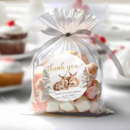 ベビー森の外で寒い鹿の赤ちゃんシャワー ラウンドシール