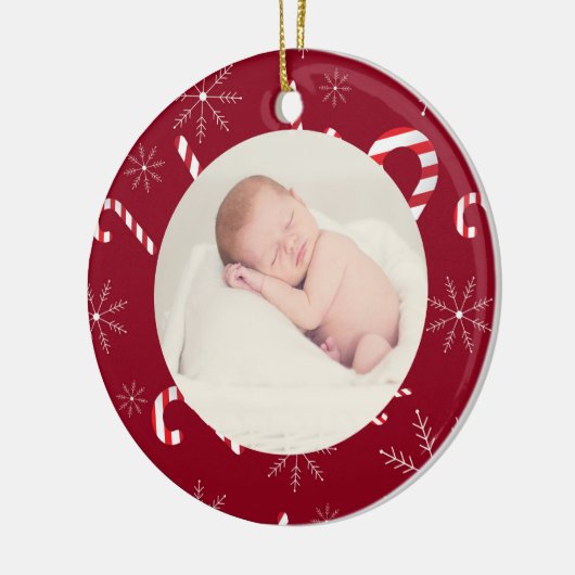 ベビー生まれたばかりの初めてのクリスマス写真キャンディーケーンスノー セラミックオーナメント (左)