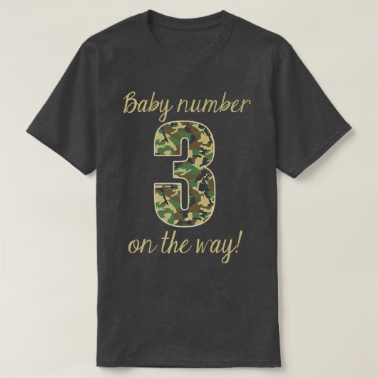 ベビー番号3妊娠告知迷彩柄 Tシャツ (デザイン正面)