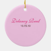 ベビー第1回クリスマス – リボン（ピンク） セラミックオーナメント (裏面)