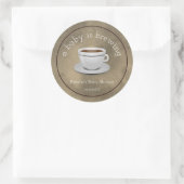 ベビー素朴が紅茶パーティーの赤ちゃんシャワーを醸造している ラウンドシール (バッグ)