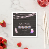 ベビー素朴はピンクの赤ちゃんシャワーを醸造している スタンダードカクテルナプキン (インサイチュ)