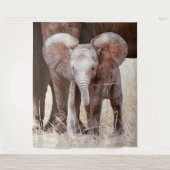 ベビー象かわいいアフリカゾウと母 タペストリー (正面)