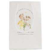 ベビー足イエローフローラ男女兼用ベビーシャワー ミディアムペーパーバッグ (正面)