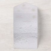 ベビー雪片の外が寒い赤ちゃんシャワーピンク オールインワン招待状 (外側)