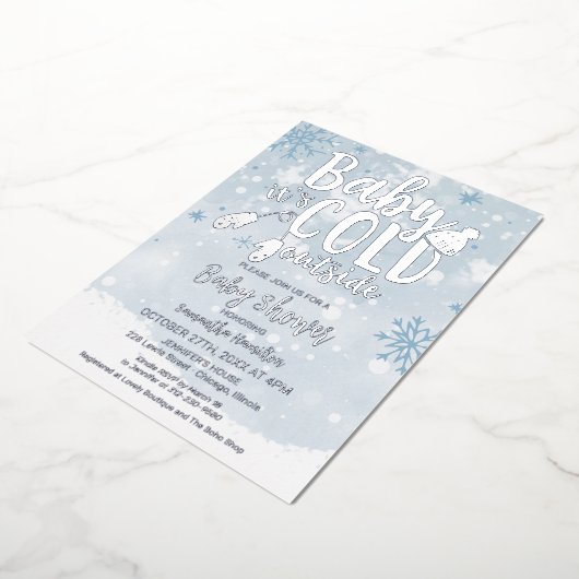 ベビー青い冬の男の子の赤ちゃんシャワー外が寒い 箔招待状 (回転した状態)