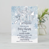 ベビー青い冬の男の子の赤ちゃんシャワー外が寒い 箔招待状 (立ち正面)