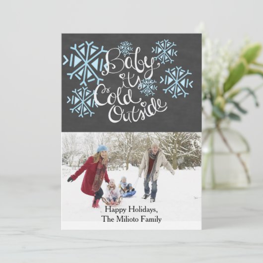 ベビー1枚のフォトクリスマスカードの外は寒い シーズンカード (スタンド正面)