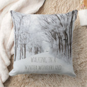 ベビー、それは冷たい外の雪片の休日の枕です クッション (ブランケット)