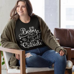 ベビーIts寒さOutside Black and White Women's プラスサイズTシャツ