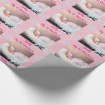 ベビーPHOTO GiftWrap – クリスマスピンクの女の子 ラッピングペーパー<br><div class="desc">トレンディーモダン男の赤ちゃんまたは女の子初めてのクリスマスアイテム。記念の贈り物でベビーを最初に記念しなさい。私は私のベビーの最初の服のアイテムを格納するための中箱を持っている，病院バンド，ソノグラムの画像，歯など。コレクションは当然ボックスを超えた！最初に集めることは伝統であり、そのようなおもしろい。テンプレート・フィールドは、タブまたはパーソナカスタマイズライズ・タブを使用して編集できる。____________________________________________________________________________ 1.カスタムデザインまたはアイテムのマッチング(添付されたコレクションを表示す連絡る)Designer LeahGを以下のタブで連絡ご覧下さい。____________________________________________________________________________ 2.最新のトレンドギフトデザインの後を追更新のため。</div>