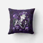 ベラドンナのゴシック様式紫色のスカルの妖精の装飾用クッション クッション (裏面)