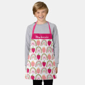 ベリパーソナライズされたーカラフルレインボーズスイートキッズ エプロン (着用した状態)