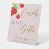 ベリーの最初のイチゴの誕生日カードギフトサイン 台座サイン (正面)