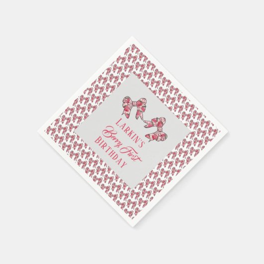 ベリーの最初のイチゴの誕生日ピンクボウ スタンダードカクテルナプキン (角)