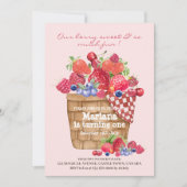 ベリーの最初の誕生日パーティー招待ストロベリー 招待状 (正面)