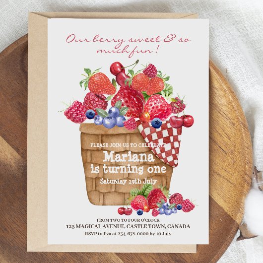 ベリーの最初の誕生日パーティー招待ストロベリー 招待状