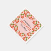 ベリーの最初の誕生日ベリーガールピンクストロベリー スタンダードカクテルナプキン (角)