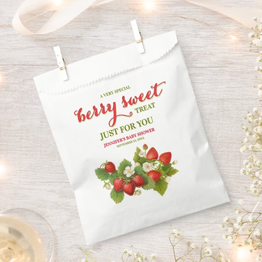 ベリースイートストロベリーテーマベビーシャワー フェイバーバッグ (クリップ留めされた状態)
