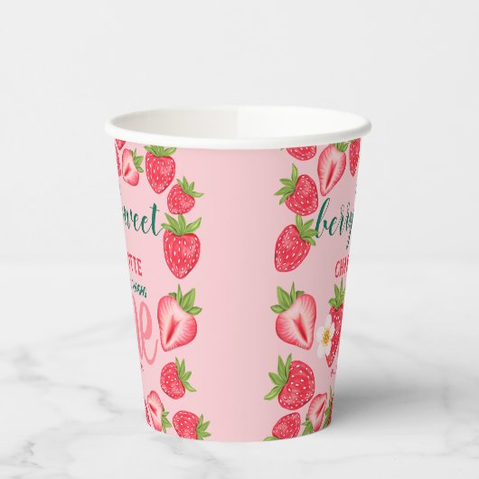 ベリースイートストロベリーベビー1st誕生日パーティー 紙コップ (左)