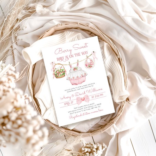 ベリースイートストロベリーボウモダンベビーガールシャワー 招待状