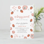 ベリースイートピンクストロベリーガールベビーシャワー 招待状 (スタンド正面)