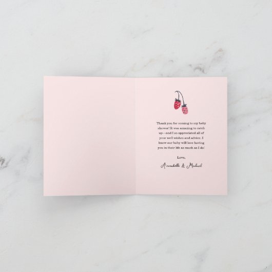 ベリースイートベビーシャワーストロベリーサンキューカード 招待状 (内部)