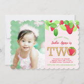 ベリースイートレッドストロベリーセカンドバースデーガールフォト 招待状 (正面)