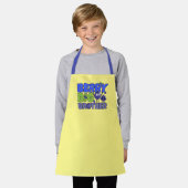 ベリービッグブラザー – 兄弟姉妹ブルーベリープン エプロン (着用した状態)