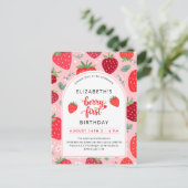 ベリーファーストかわいい1th誕生日ストロベリーガール インビテーションポストカード (スタンド正面)