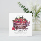 ベリーファーストストロベリーバスケットガール1st誕生日 招待状 (スタンド正面)