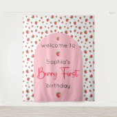 ベリーファーストストロベリー誕生日背景 タペストリー (正面)