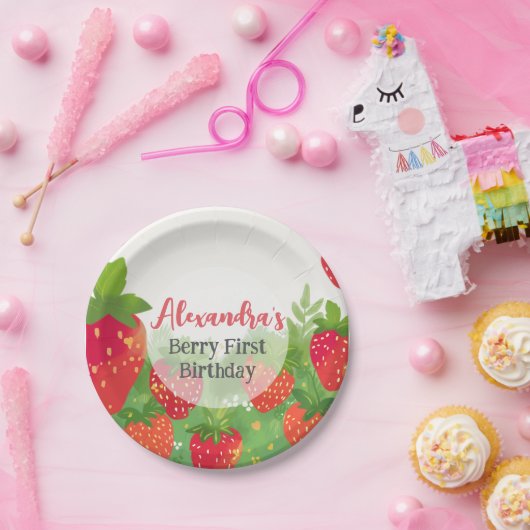 ベリーファースト誕生日ガールズストロベリパーソナライズされたー ペーパープレート (パーティー)