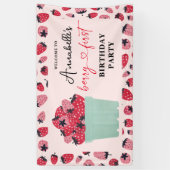 ベリーファースト誕生日パーティーストロベリー 横断幕 (縦)