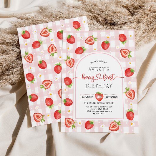 ベリーファースト誕生日 | Pink Gingham Strawberry 招待状